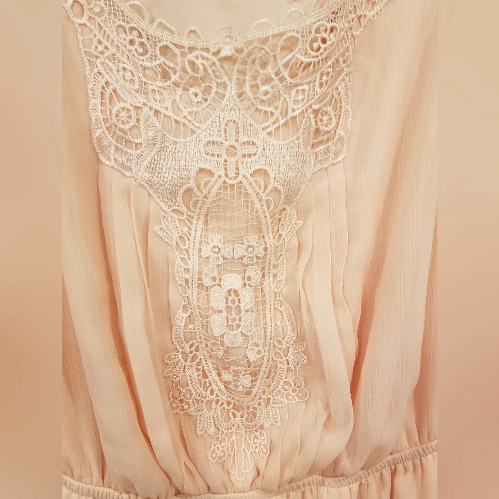 Blush sleeveless dress - Picture 2 of 6